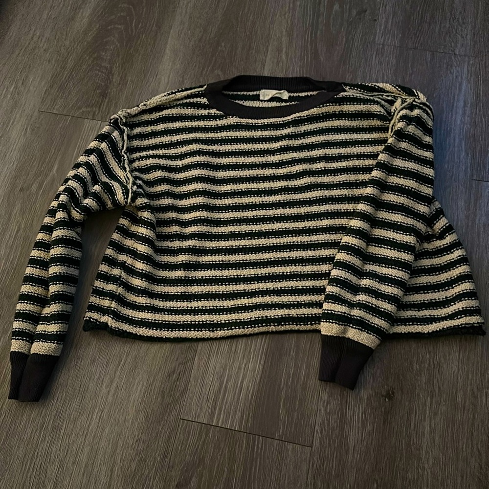 Cropped sweater top